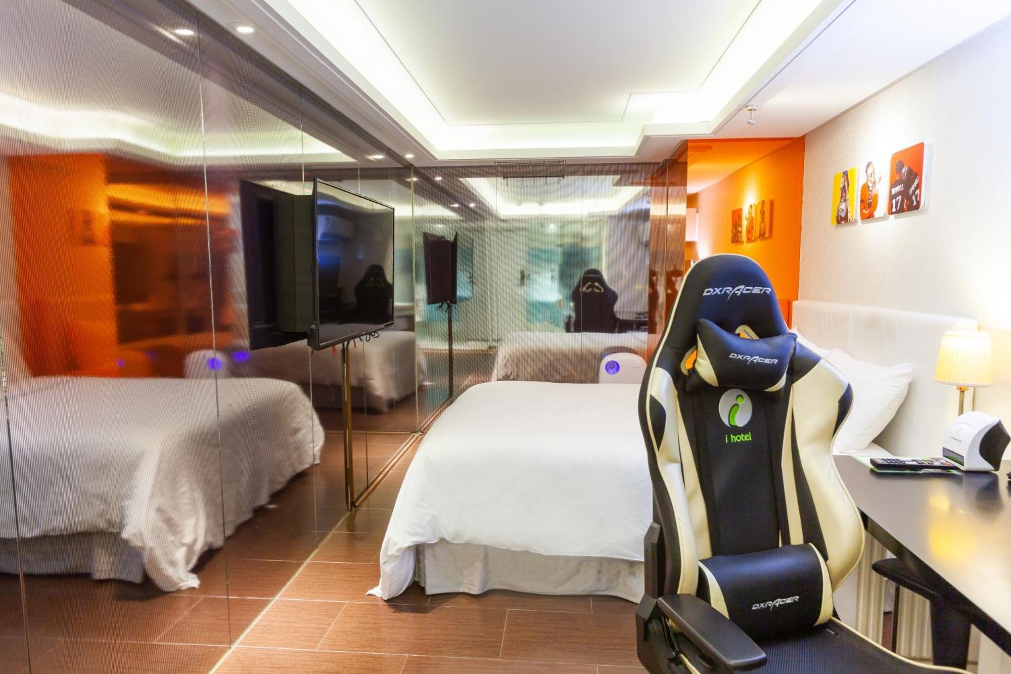 I Hotel - Taoyuan Bagian luar foto
