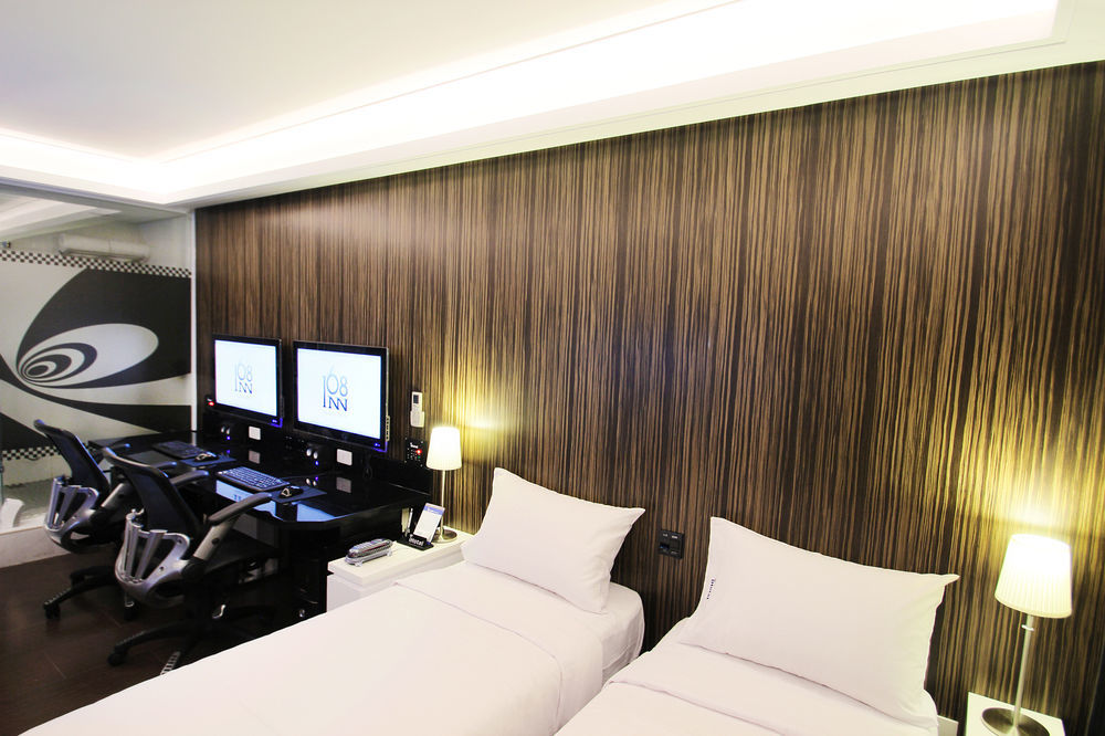 I Hotel - Taoyuan Bagian luar foto