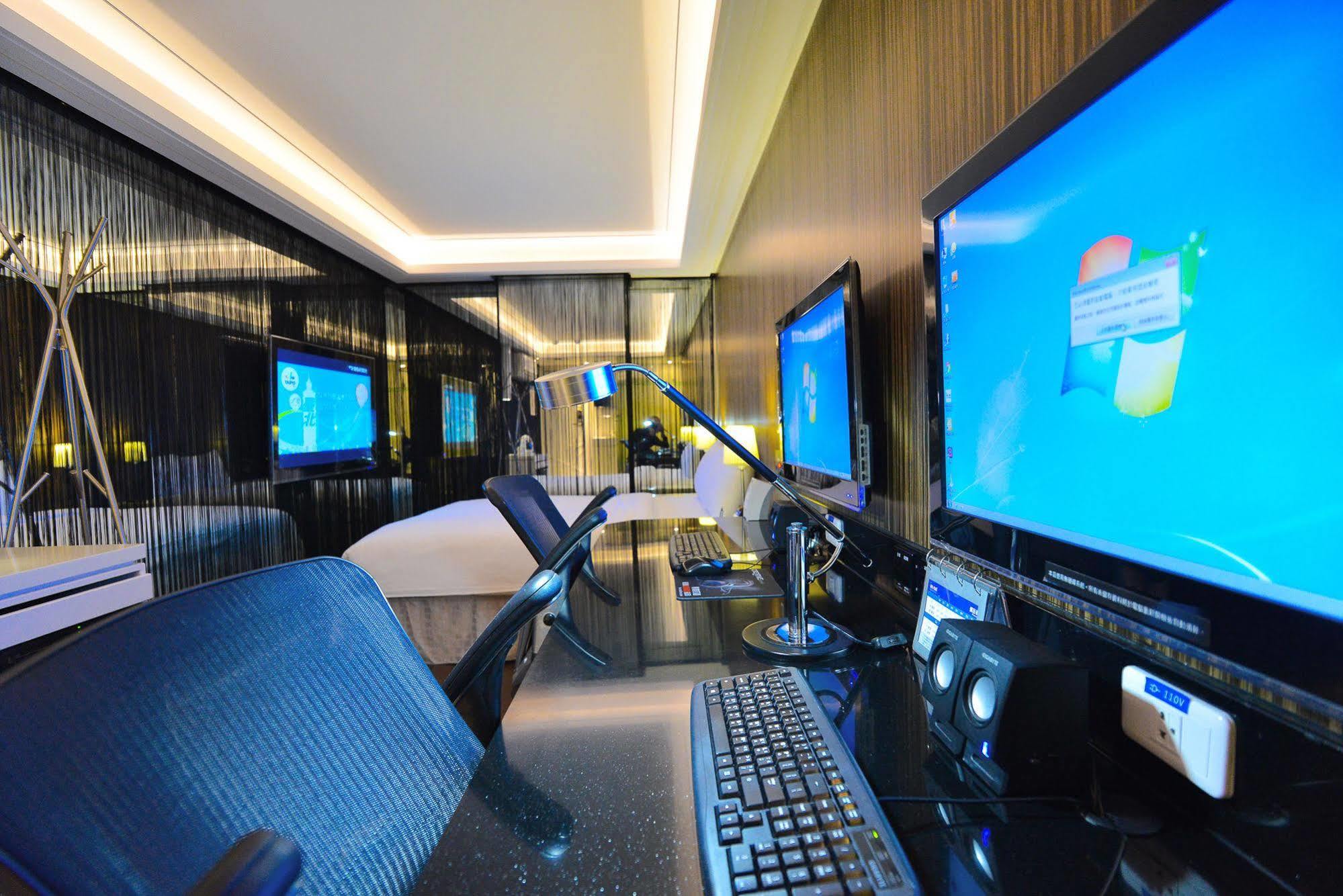 I Hotel - Taoyuan Bagian luar foto