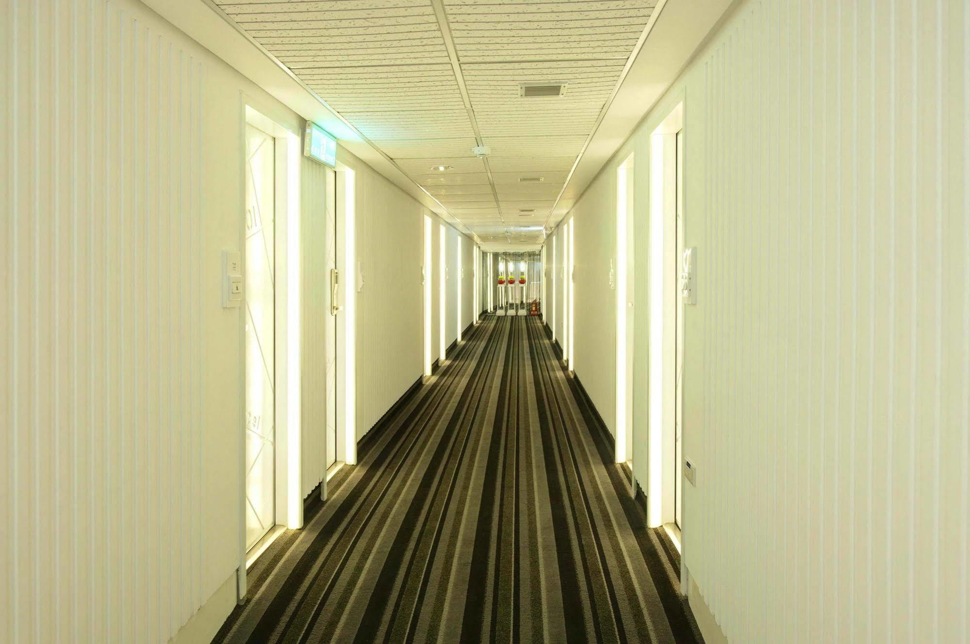 I Hotel - Taoyuan Bagian luar foto
